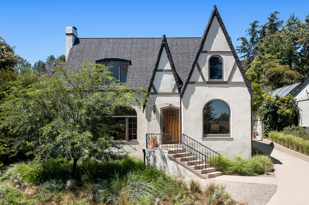 Actress Andie Macdowell Lists Storybook 1920s Tudor In Silverlake 06
