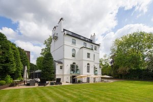 Rihanna St Johns Wood Garden View 2