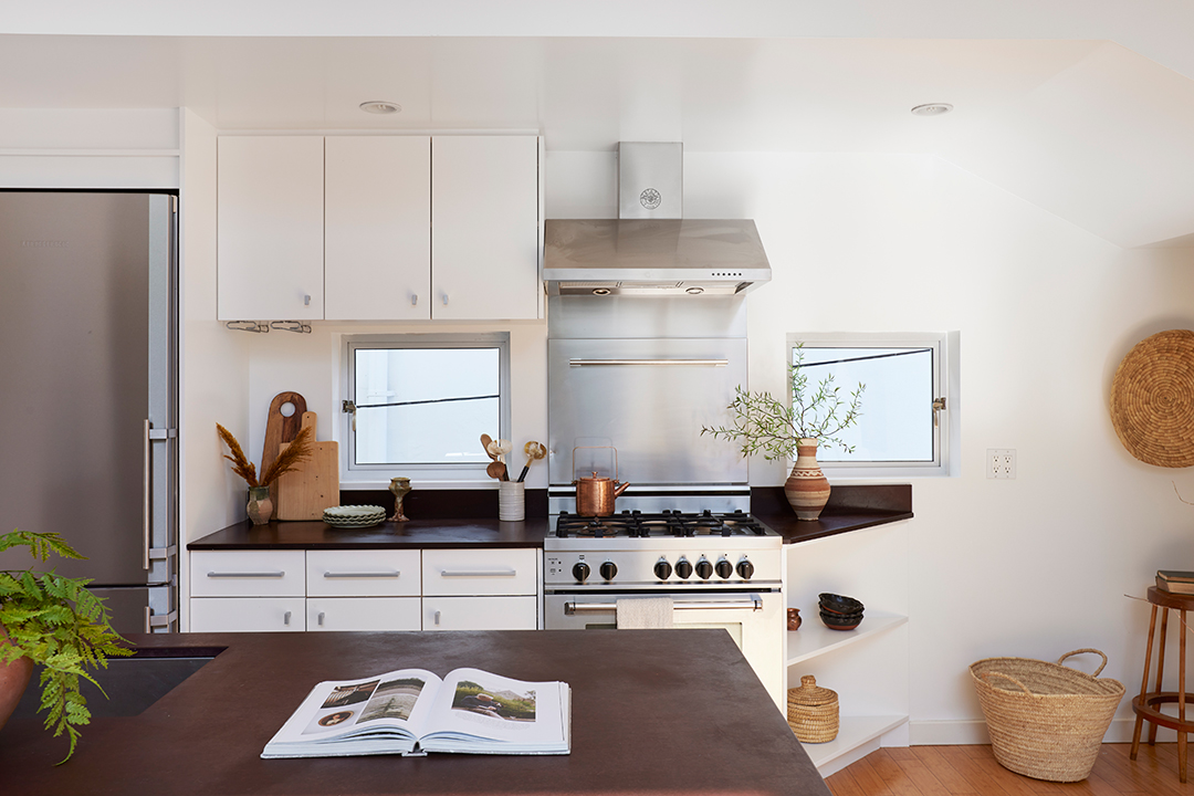 Yellowstone Actress Jen Landon Lists Her Artsy Minimalist Style Cali Spread S