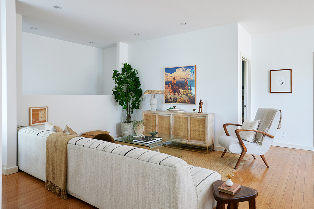 Yellowstone Actress Jen Landon Lists Her Artsy Minimalist Style Cali Spread N