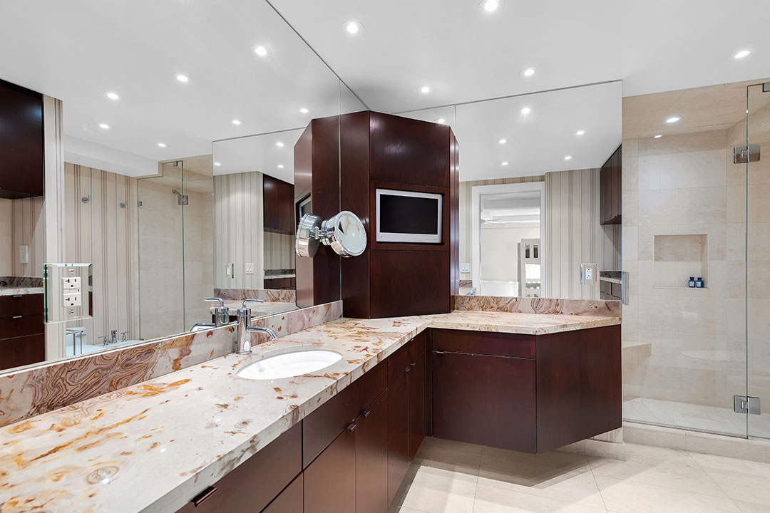 John Steinbeck Former Nyc Apartment Bathroom 2