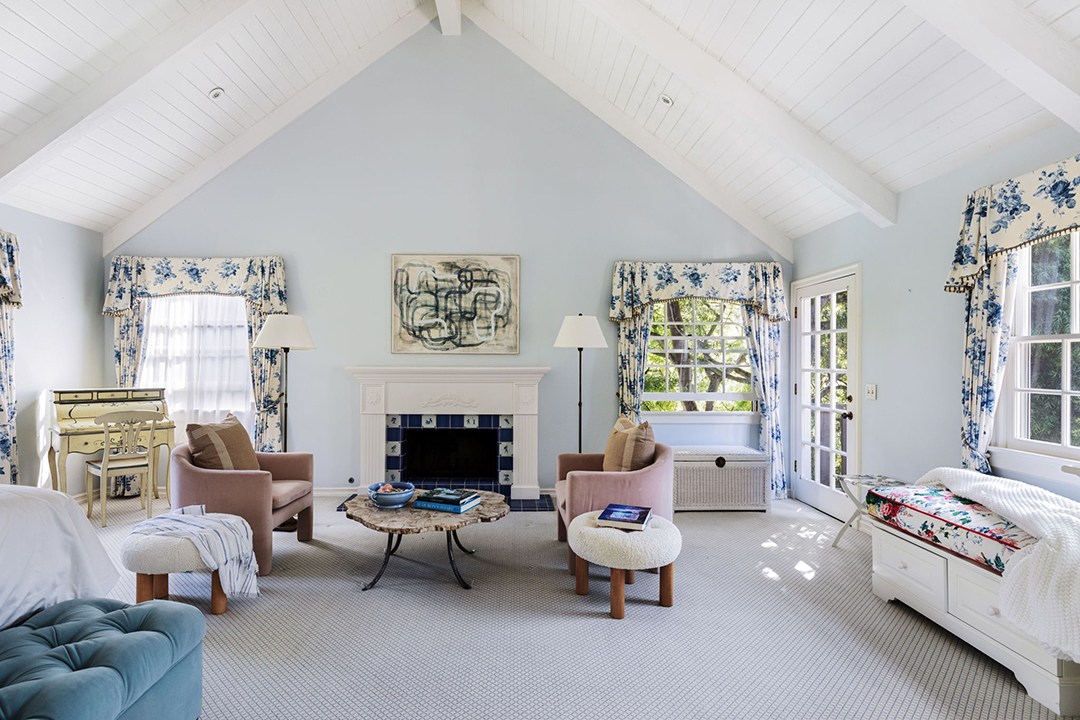 Musician Jackson Browne And Late Snl Writer John Bowman Both Once Called This L A Residence Home 35 Web Or Mls 226 Palisades 5