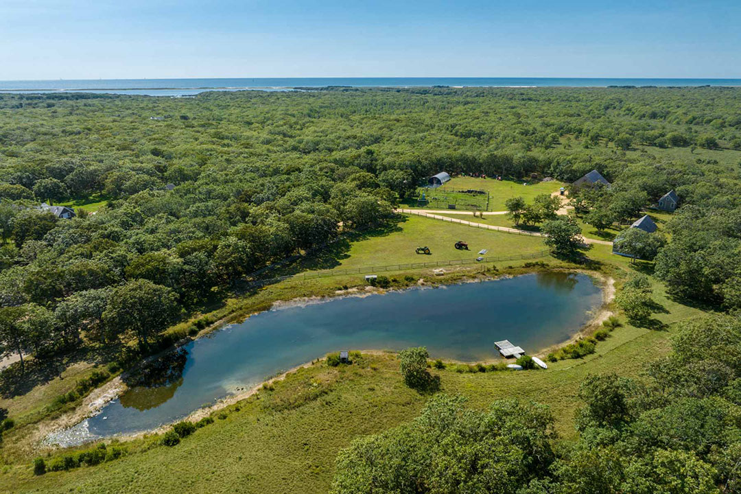 6 Beyonce Marthas Vineyard Pond