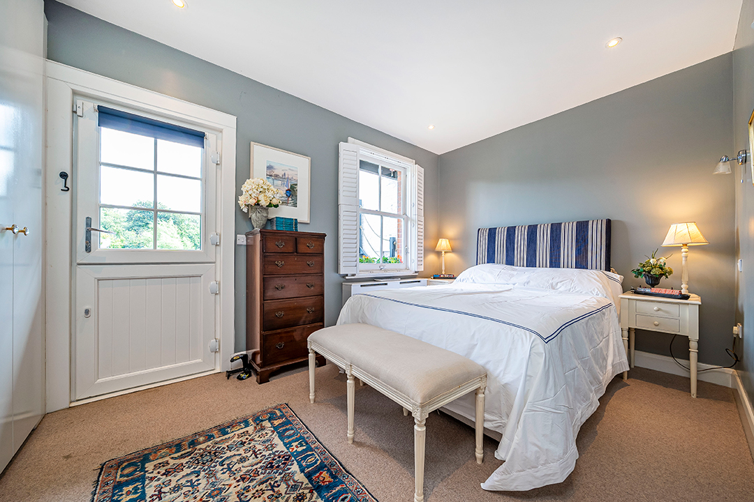 Historic London Ferry House Perched On The River Thames Looks For 2m L