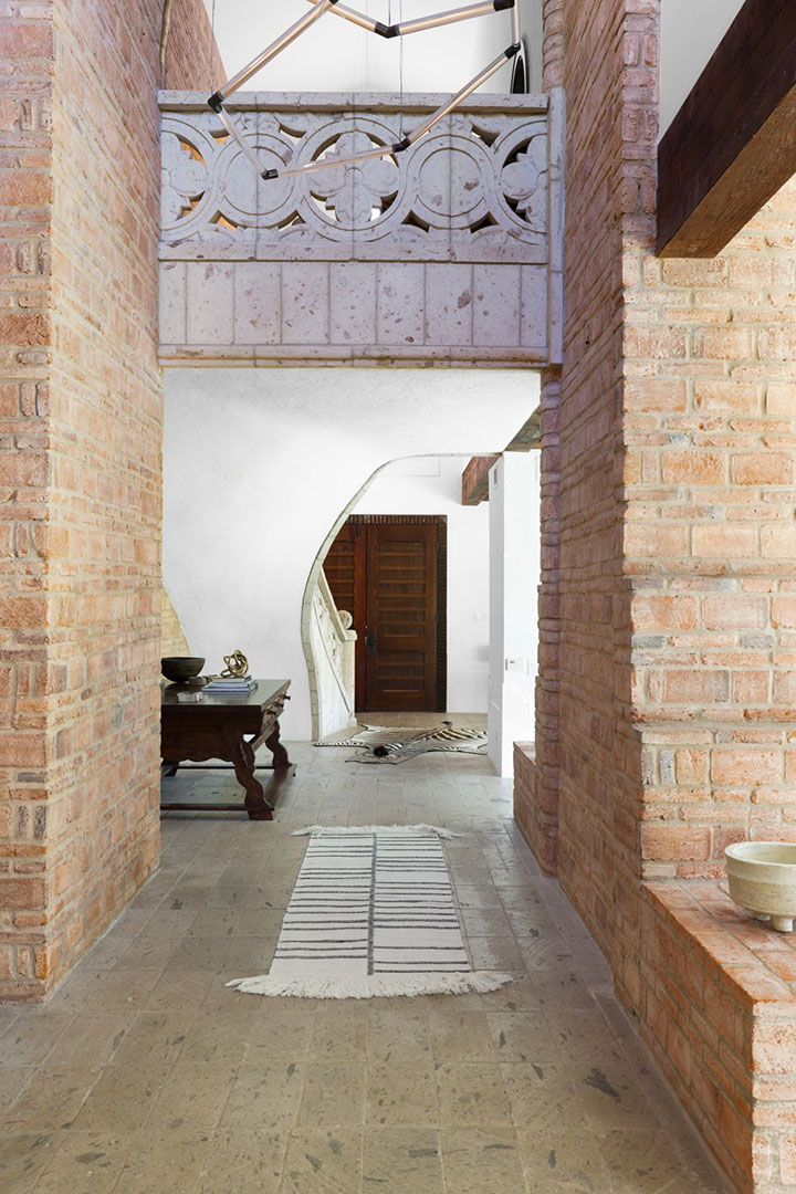7 Warren Skaaren Austin Hallway