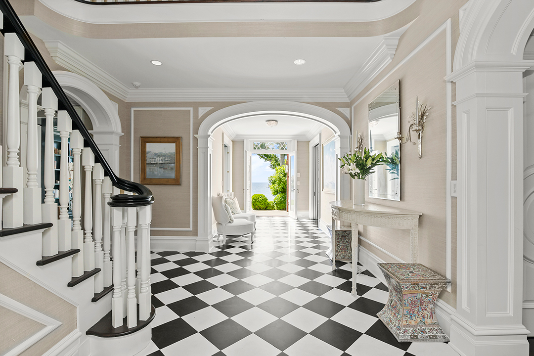 Realty Plans Tour A 58m Georgian Colonial On The Water In Greenwich I