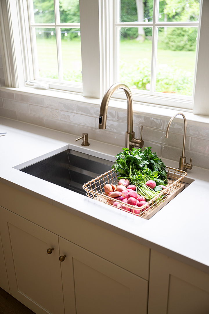 A Homeowner Seasoned In The Fashion Industry Gets A Fabulous Fairfield County Kitchen Dsc2248 2