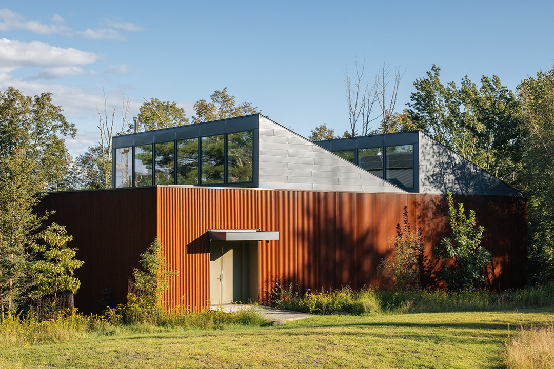 British Artists Gary Hume And Georgie Hopton List Lovely Upstate New York Compound 036