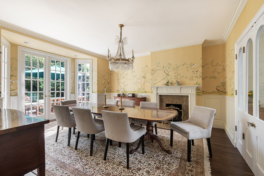 Musician Jackson Browne And Late Snl Writer John Bowman Both Once Called This L A Residence Home 22 Web Or Mls 226 Palisades 36