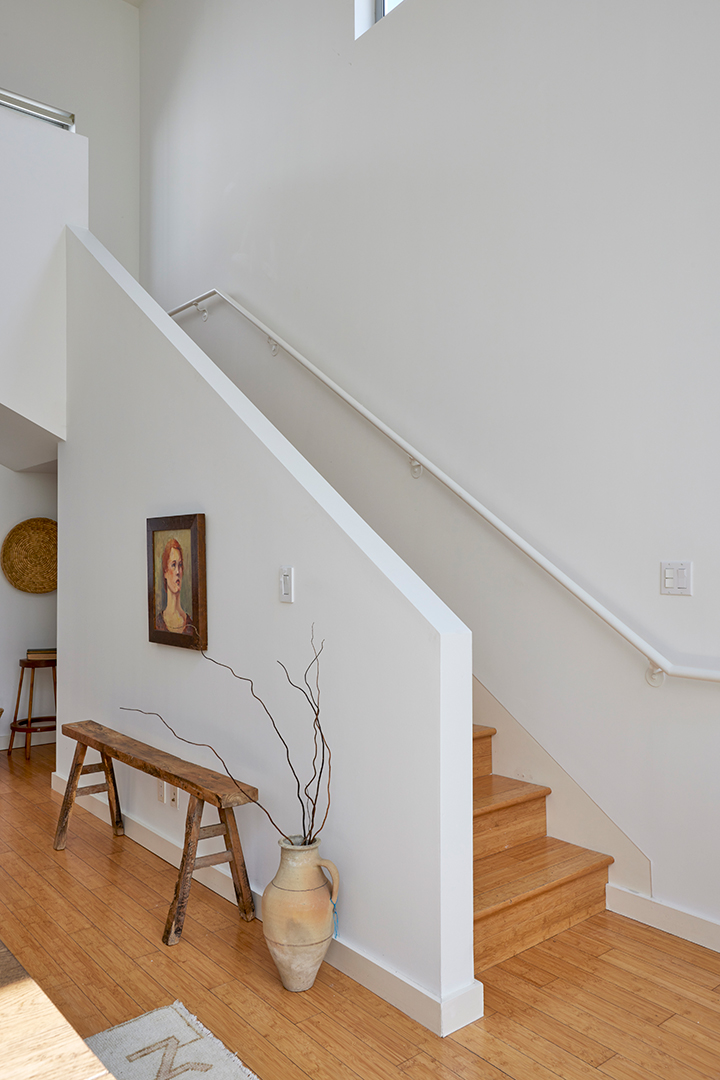 Yellowstone Actress Jen Landon Lists Her Artsy Minimalist Style Cali Spread M