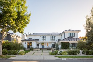 Pro Baseball Player Justin Upton Asks 6 8m For A Newport Beach Home With Industrial Vibes H