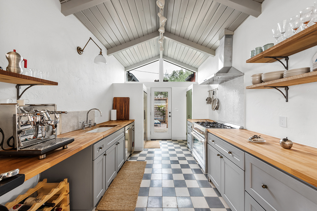 Laurel Canyon Compound With A Sweet Celebrity Pedigree Wants 2 6m N