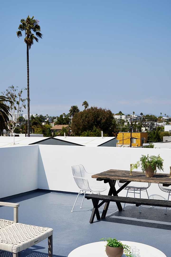 Yellowstone Actress Jen Landon Lists Her Artsy Minimalist Style Cali Spread F