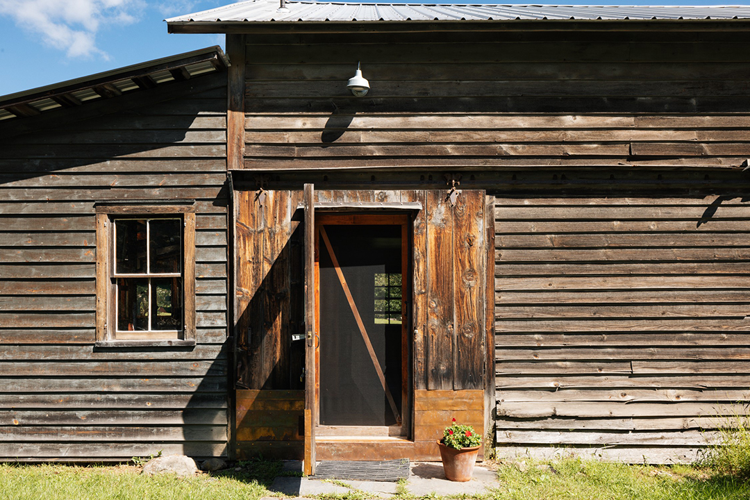 British Artists Gary Hume And Georgie Hopton List Lovely Upstate New York Compound 040
