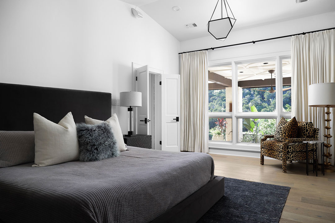21 Warren Skaaren Austin Bedroom