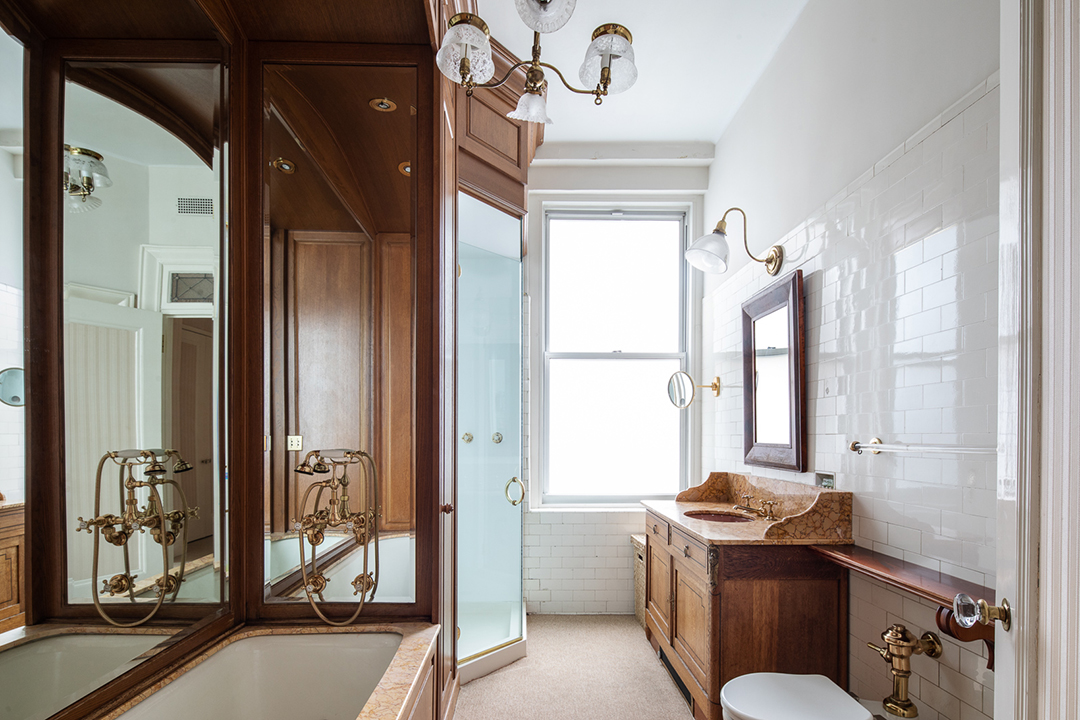 Annie Leibovitz Lists Upper West Side Duplex Brimming With Artistic Elegance For 8 6m S