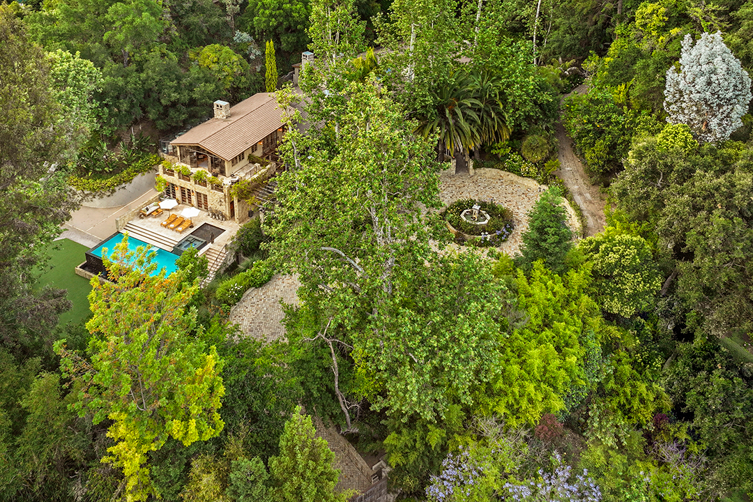 J Lo Reels In Roughly 34m For Her Gorgeous Bel Air Estate A