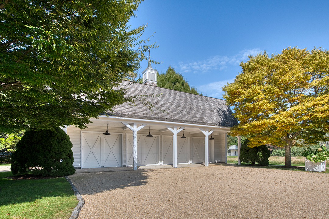 Late Architect And Designer Thierry Desponts Southampton Estate Asks 20m 320 Majors Path Southampton Garage