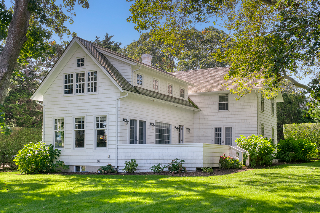 Late Architect And Designer Thierry Desponts Southampton Estate Asks 20m 320 Majors Path Southampton Caretaker Cottage