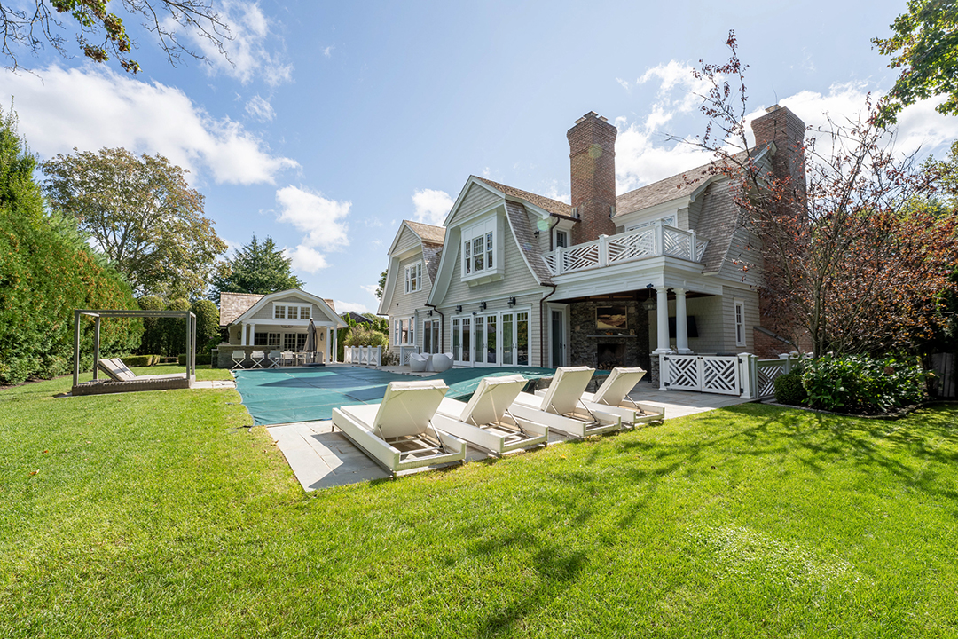 A Hamptons Home With New England Charm Asks 7 75m Z