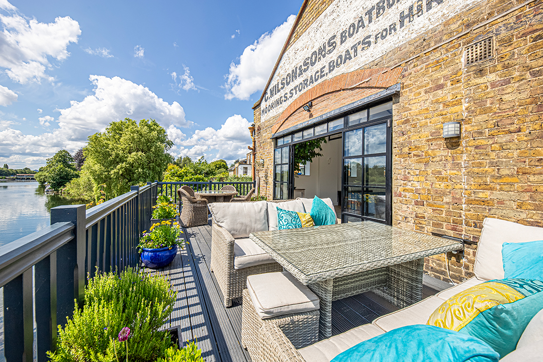Historic London Ferry House Perched On The River Thames Looks For 2m H