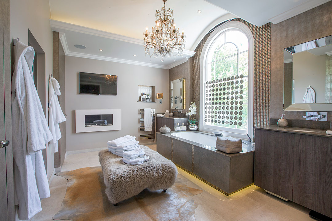 Rihanna St Johns Wood Main Bath