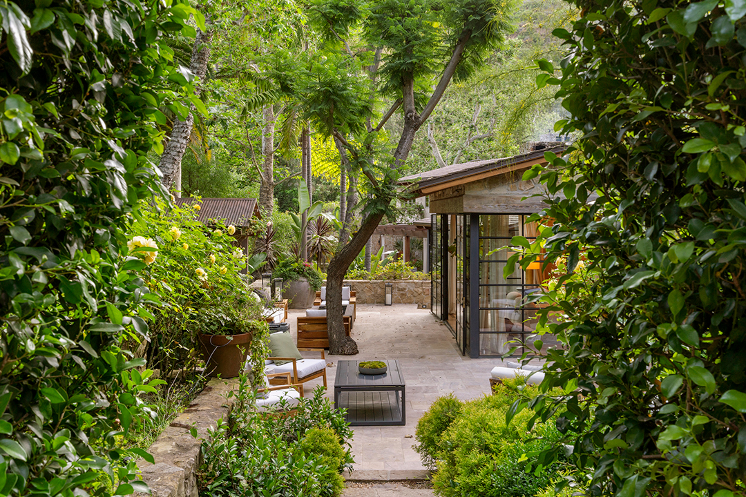 J Lo Reels In Roughly 34m For Her Gorgeous Bel Air Estate B