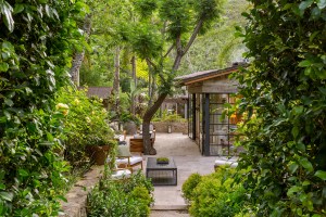 J Lo Reels In Roughly 34m For Her Gorgeous Bel Air Estate B