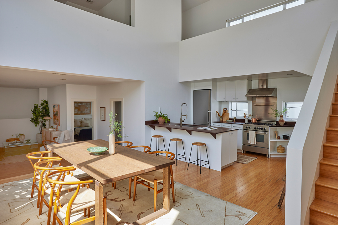 Yellowstone Actress Jen Landon Lists Her Artsy Minimalist Style Cali Spread L