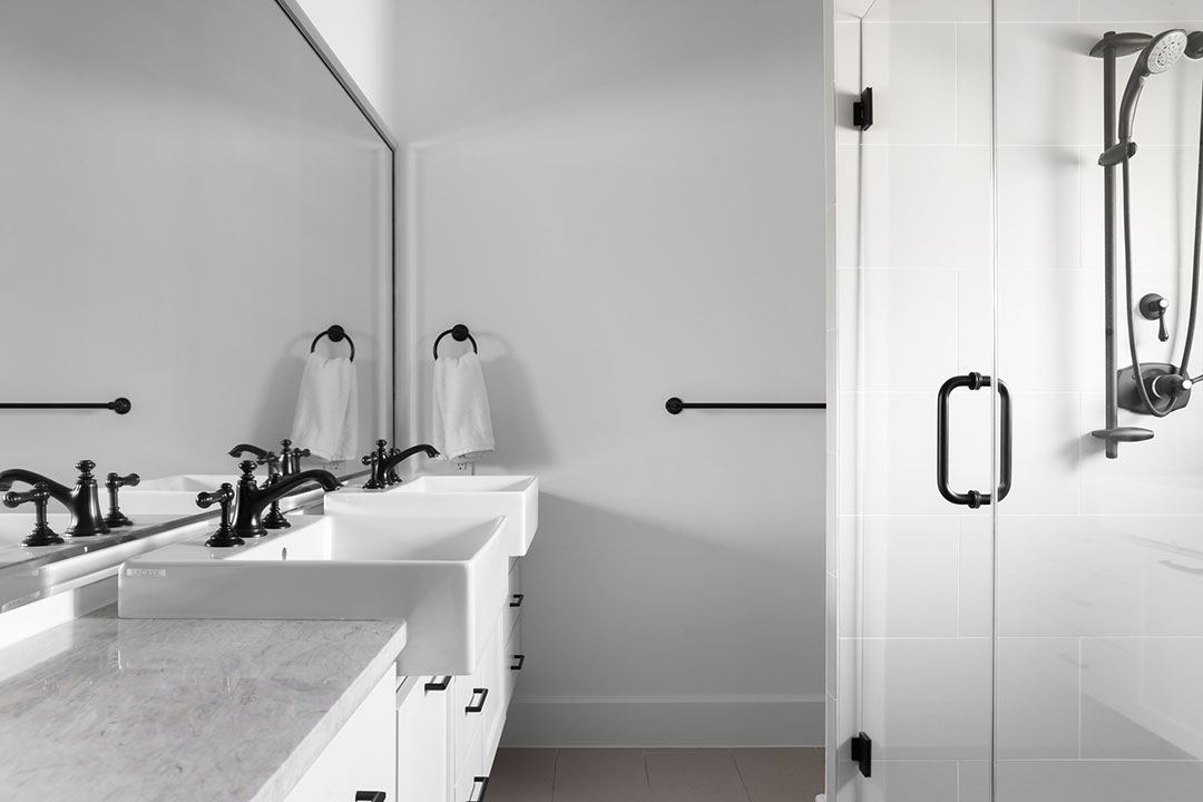 22 Warren Skaaren Austin Bathroom