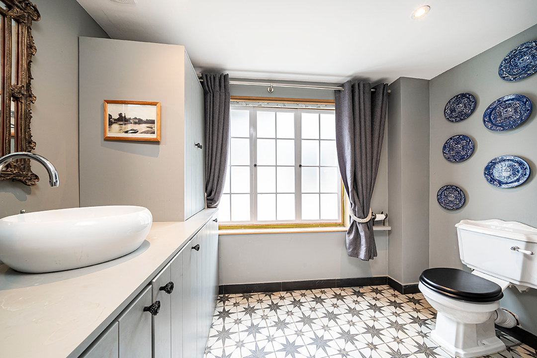 Historic London Ferry House Perched On The River Thames Looks For 2m M