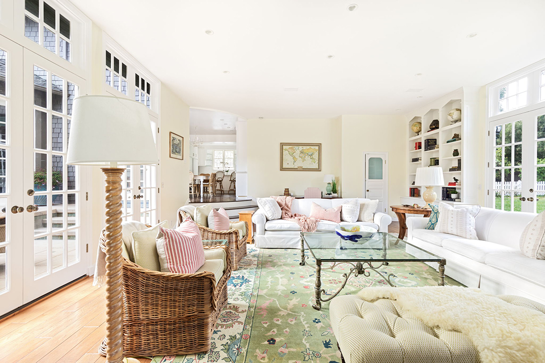 Musician Jackson Browne And Late Snl Writer John Bowman Both Once Called This L A Residence Home 5 Web Or Mls 226 Palisades 61