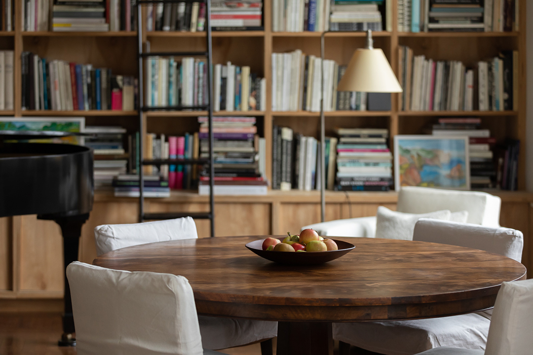 Annie Leibovitz Lists Upper West Side Duplex Brimming With Artistic Elegance For 8 6m V