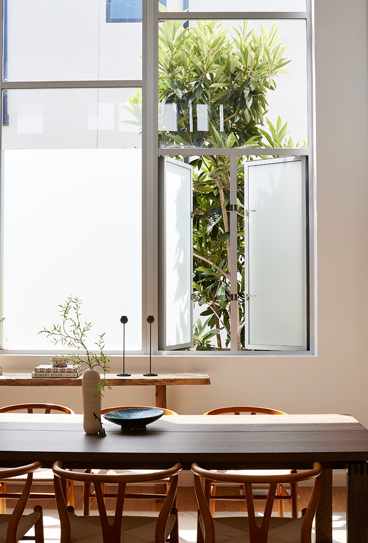 Yellowstone Actress Jen Landon Lists Her Artsy Minimalist Style Cali Spread K