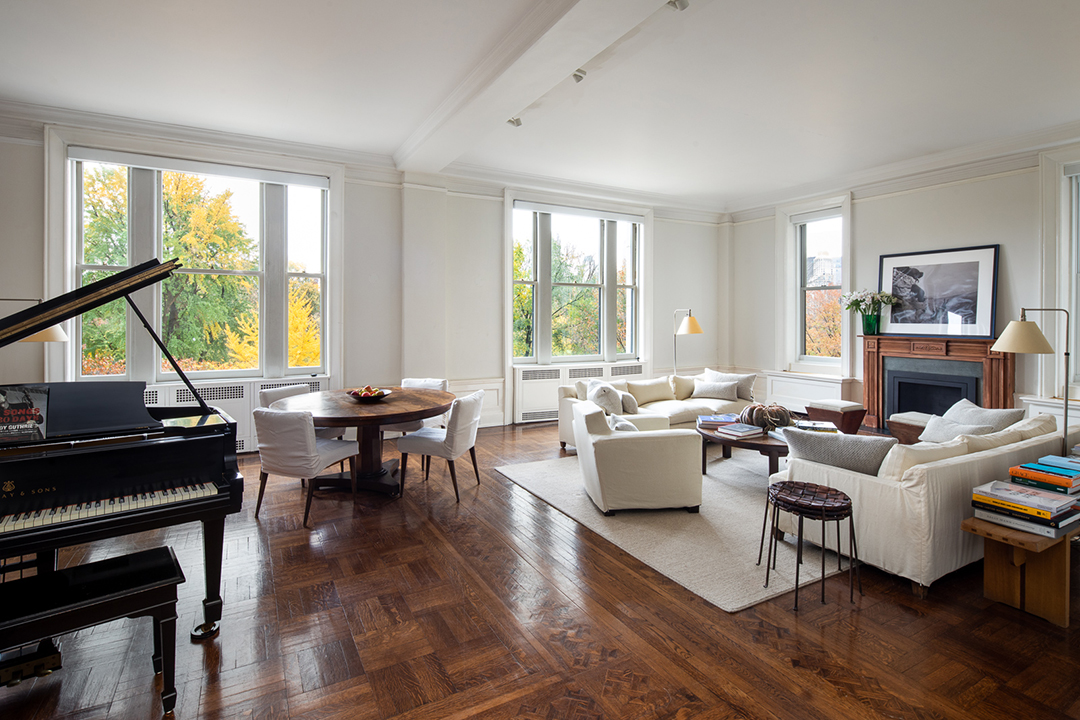 Annie Leibovitz Lists Upper West Side Duplex Brimming With Artistic Elegance For 8 6m Bb