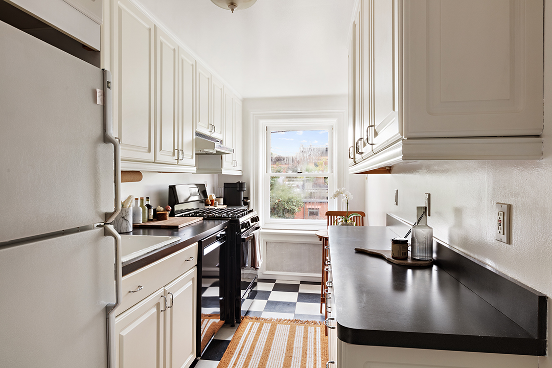 Chef Geoffrey Zakarians Charming Former West Village Townhouse Wants 9 4m