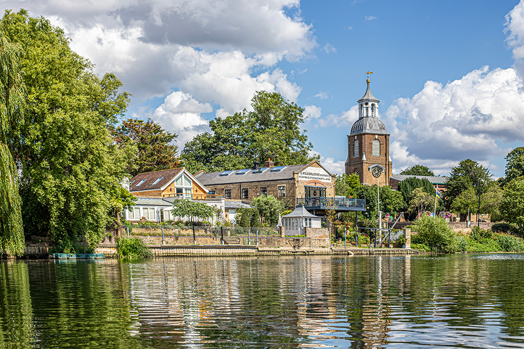 Historic London Ferry House Perched On The River Thames Looks For 2m Exteriorferryhousesunburydexters A