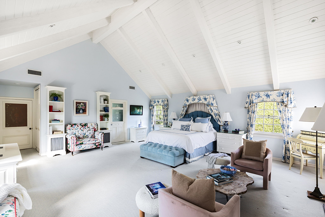 Musician Jackson Browne And Late Snl Writer John Bowman Both Once Called This L A Residence Home 32 Web Or Mls 226 Palisades 8