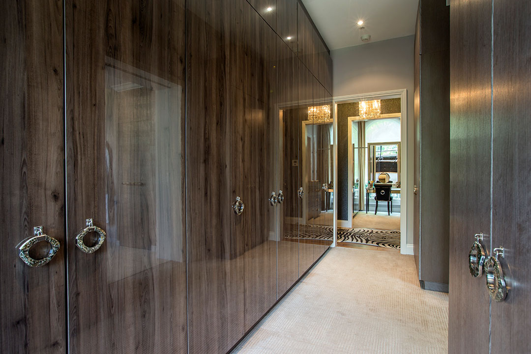 Walkindressingroomprincipalsuitestjohnswoodpark