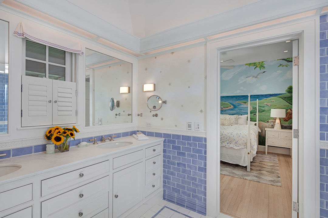 30 Beyonce Marthas Vineyard Guest Bathroom