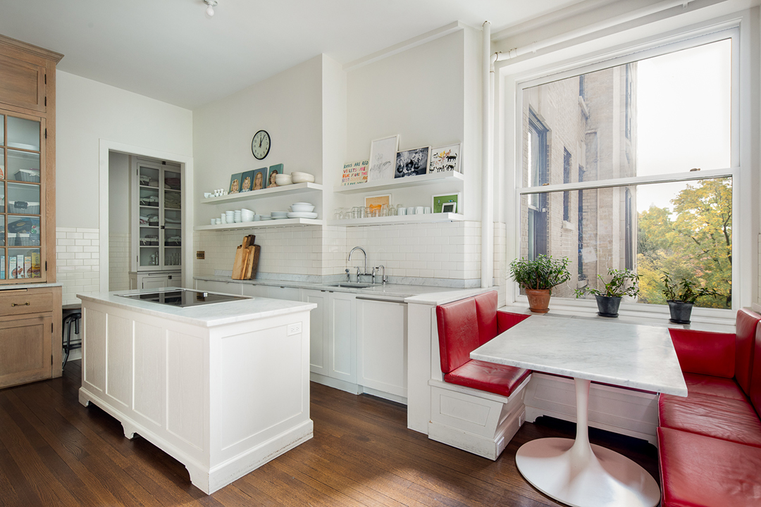 Annie Leibovitz Lists Upper West Side Duplex Brimming With Artistic Elegance For 8 6m N