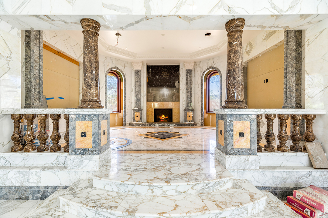 Tour A Shiny 25m Las Vegas Estate With 10 Interconnected Buildings V