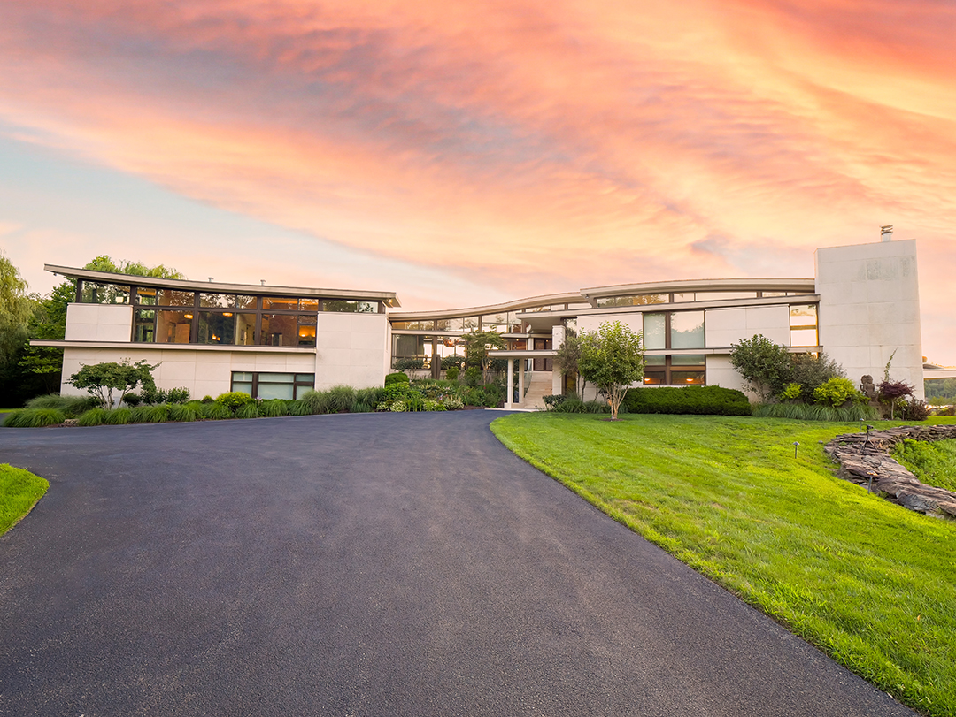 Explore A Surprising 25m Architectural Stunner Perched Right On The Hudson River V