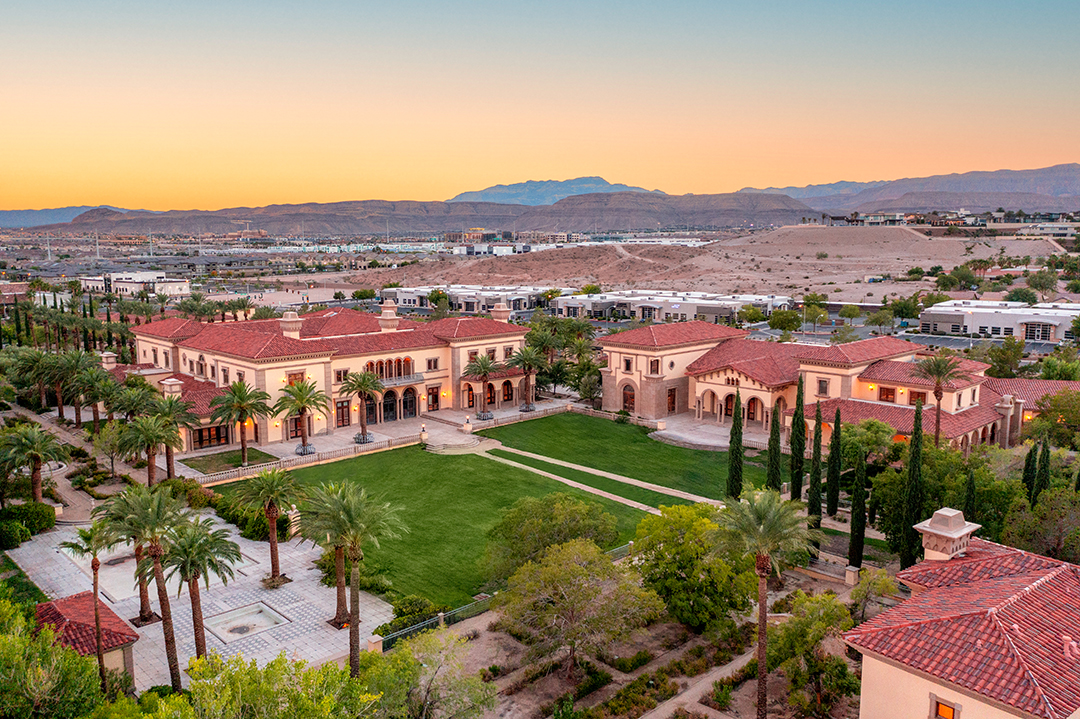 Tour A Shiny 25m Las Vegas Estate With 10 Interconnected Buildings Aaaaaa