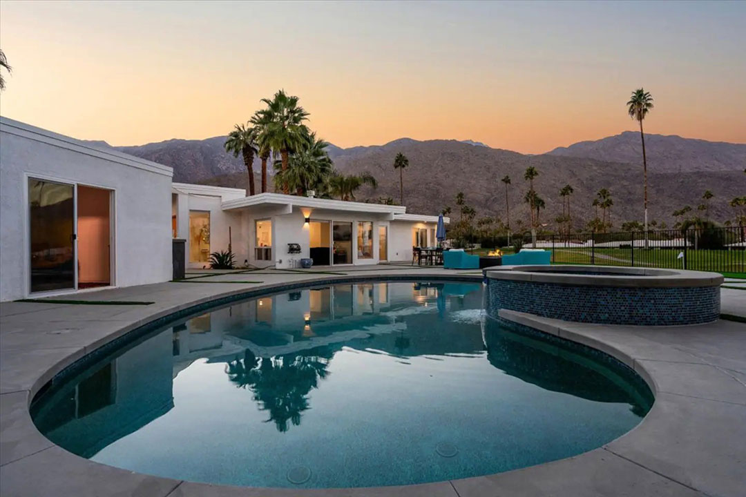 32 Palm Springs