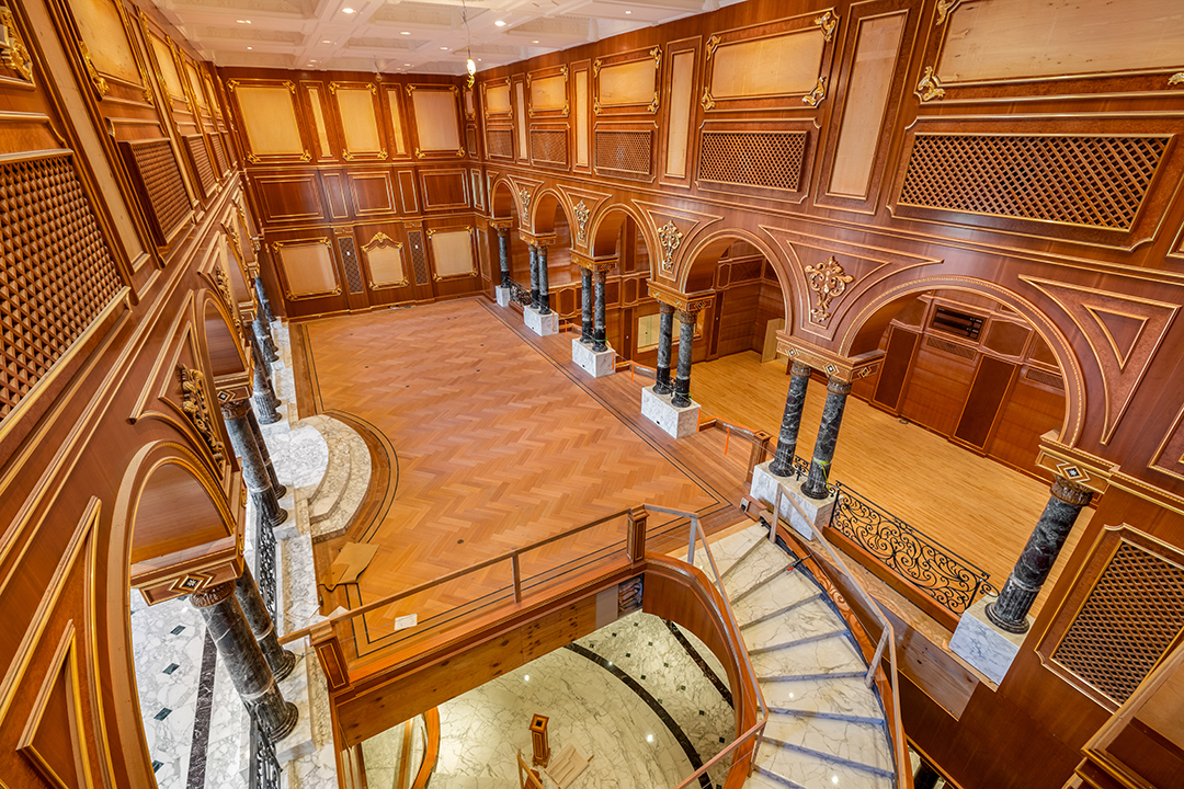 Tour A Shiny 25m Las Vegas Estate With 10 Interconnected Buildings P