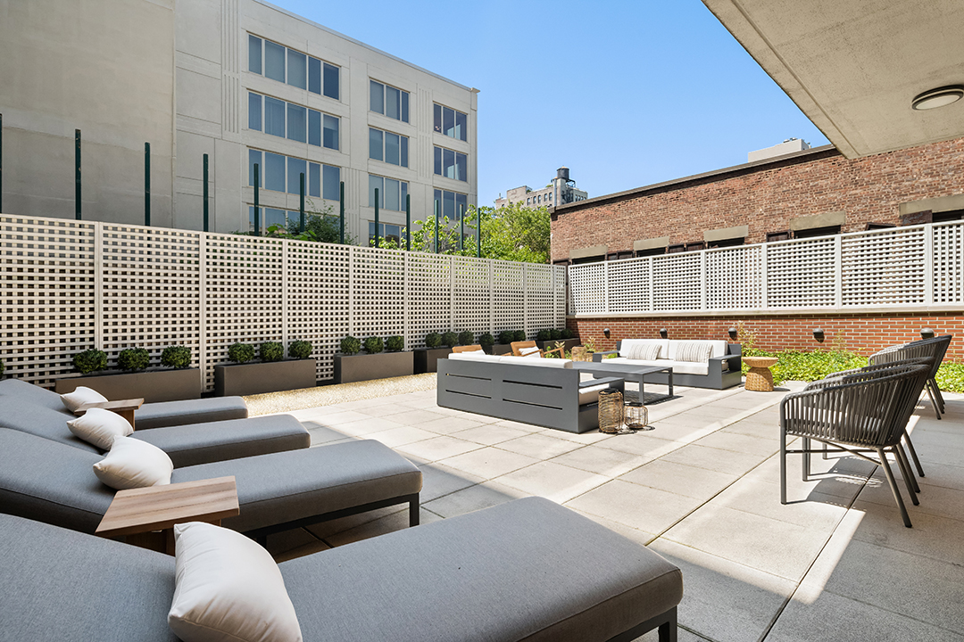 Joe Jonas Lists Nyc Aparment U