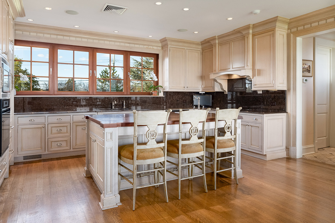 Jaw Dropping Coastal Mansion In Rye New York Lists For Almost 14m K