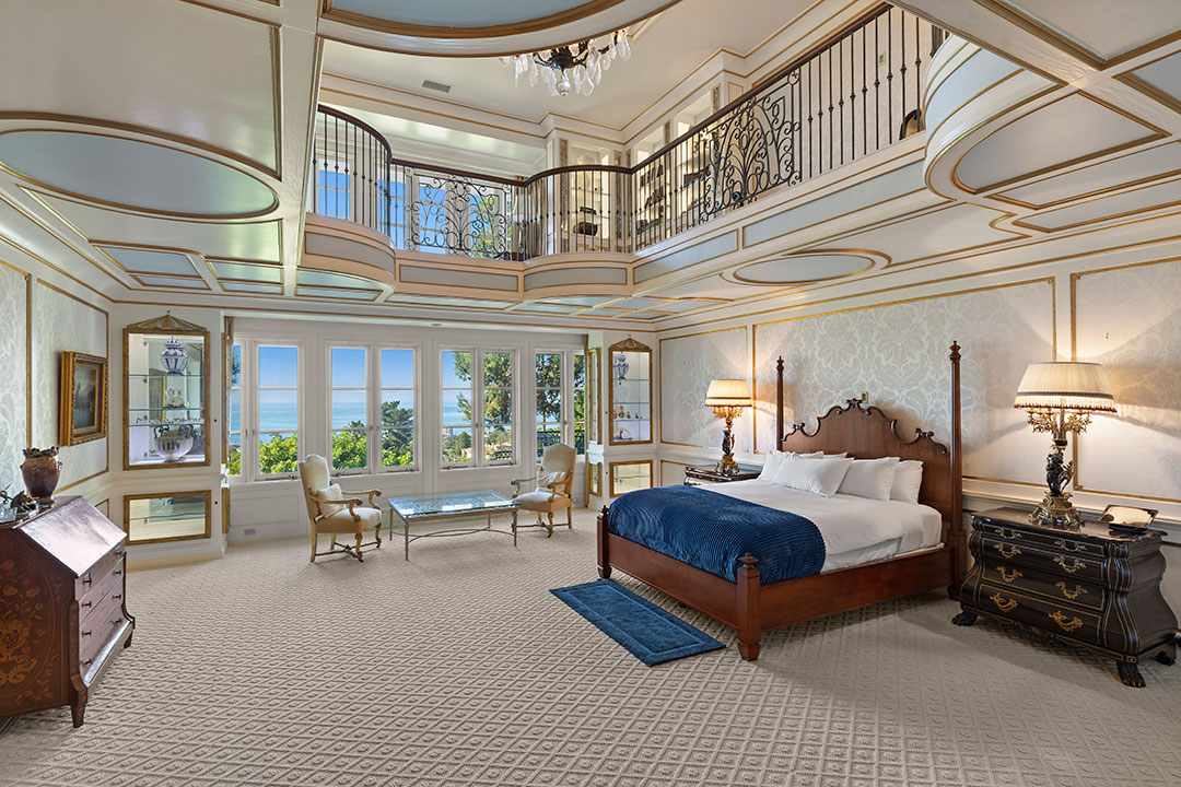 7 La Jolla Estate Bedroom