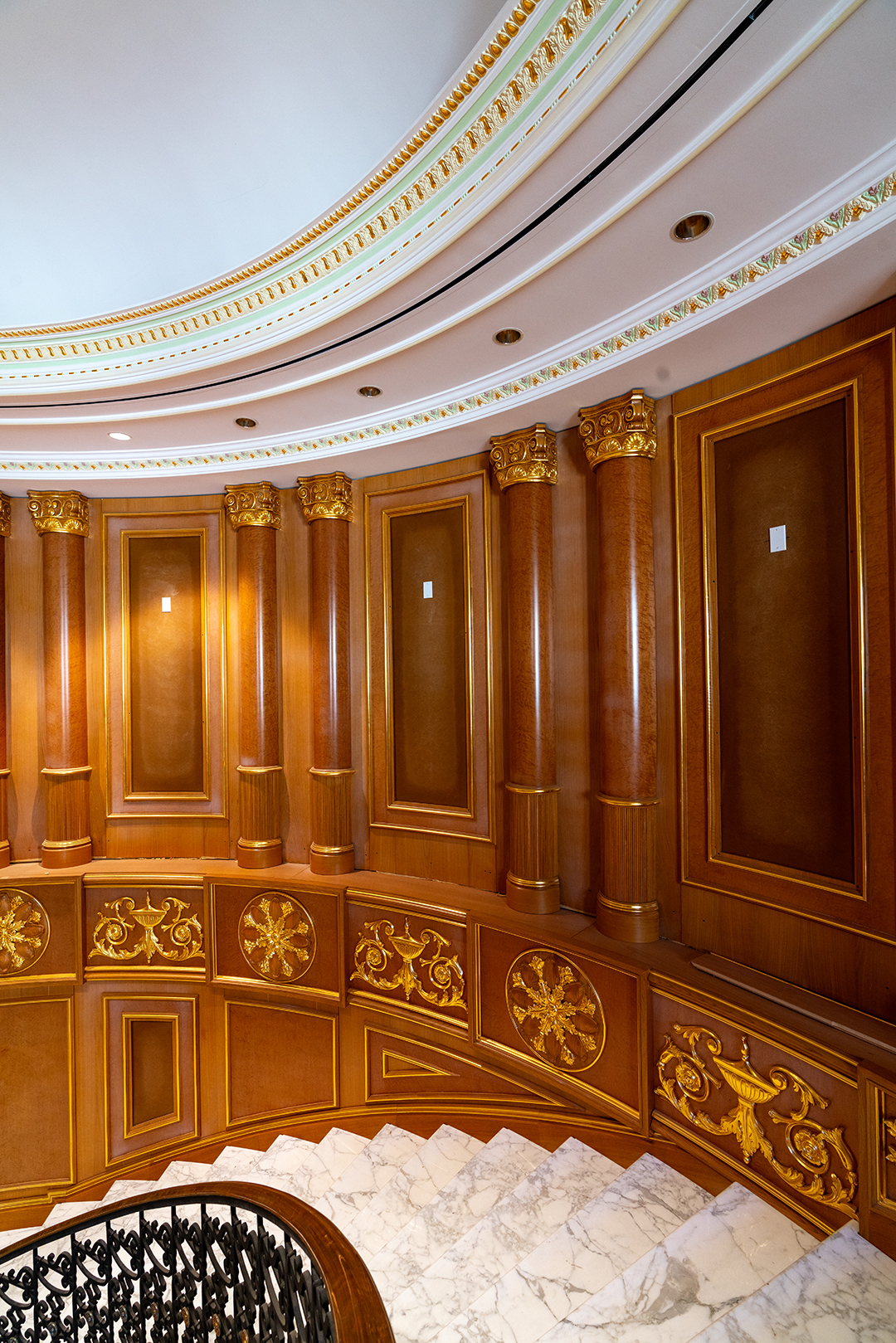 Tour A Shiny 25m Las Vegas Estate With 10 Interconnected Buildings Mmm